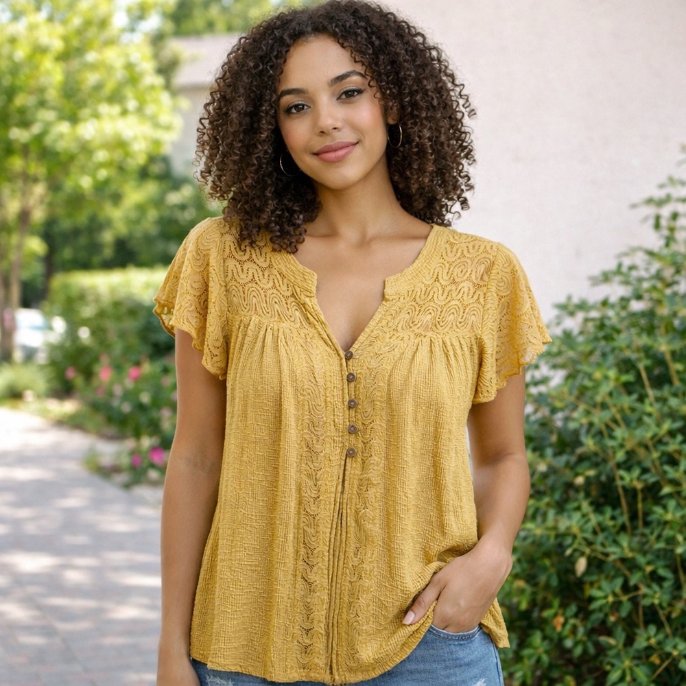 Gimmicks by BKE Mustard Lace Blouse